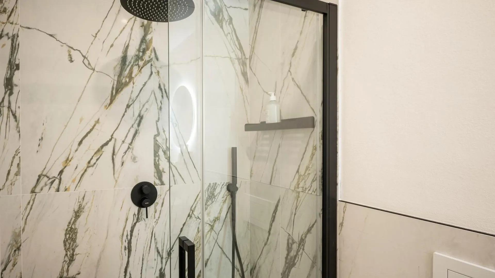 Palazzo Garibaldi Parma Luxury Rooms & Suites Гостевой дом