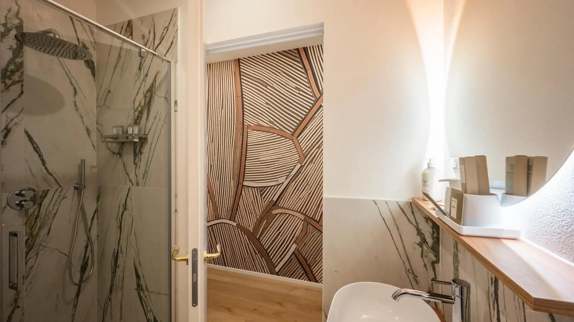 Гостевой дом Palazzo Garibaldi Parma Luxury Rooms & Suites