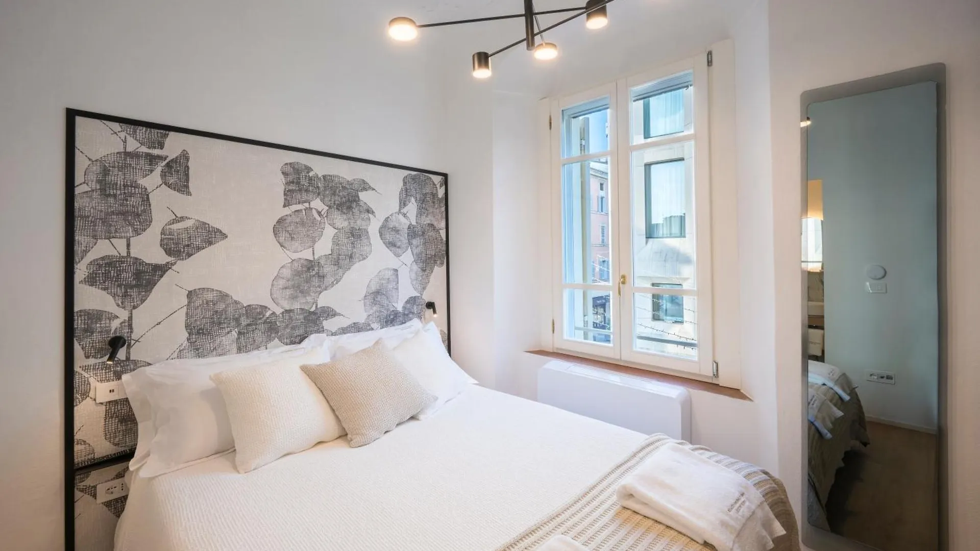 Гостевой дом Palazzo Garibaldi Parma Luxury Rooms & Suites